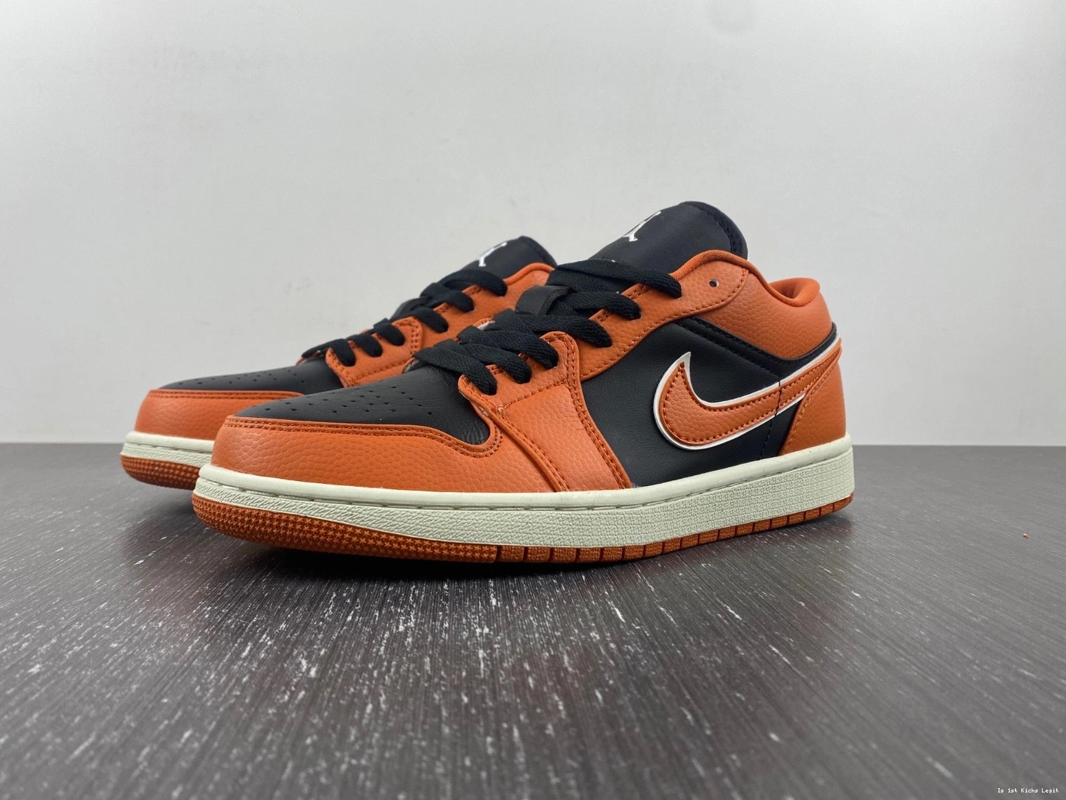 Jordan DV1299-800 Spice 1 WMNS Sport Low Air 0215